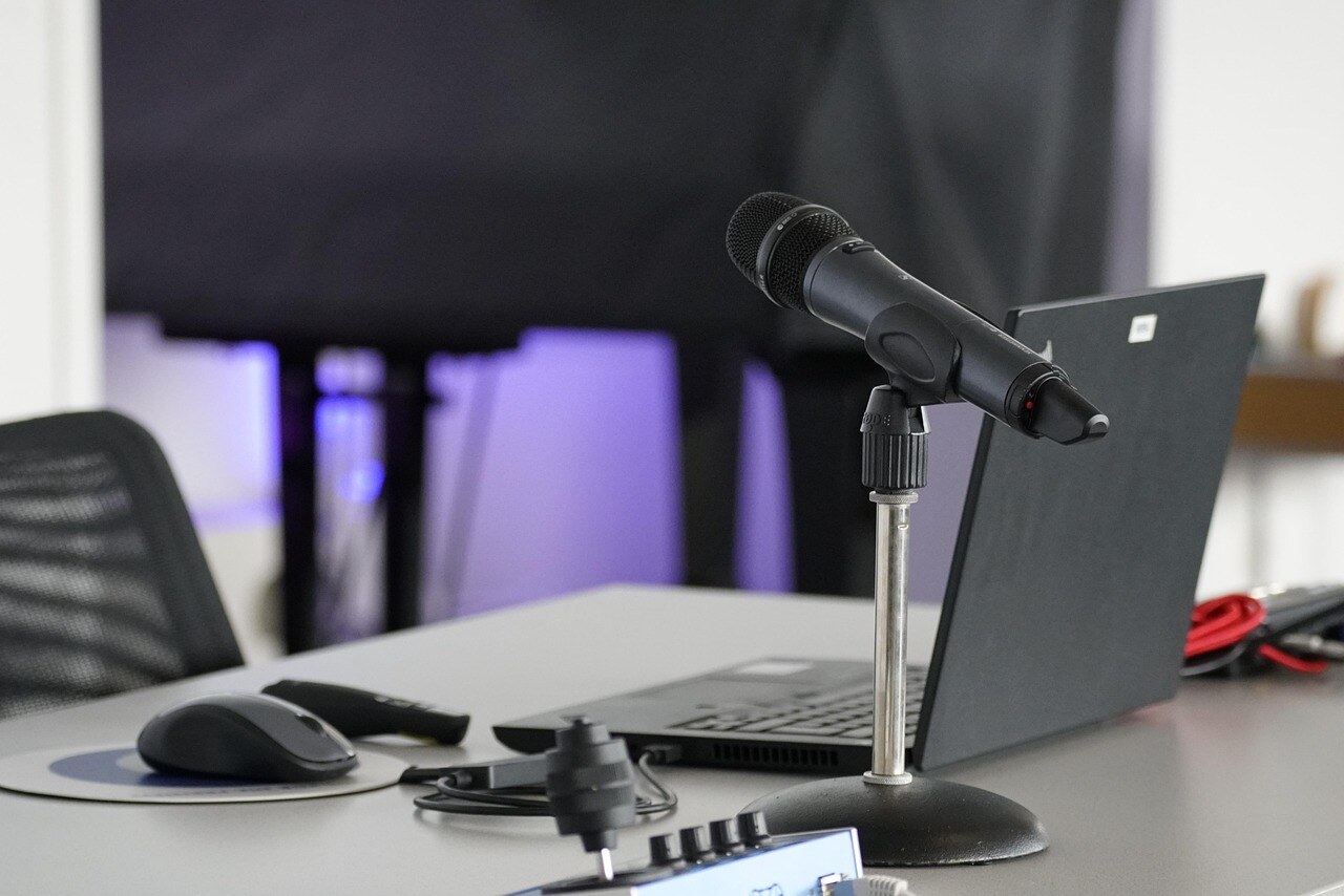 podcast-7978588_1280